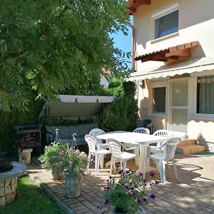 Dom wakacyjny Rose Vip Apartman, Hajdúszoboszló